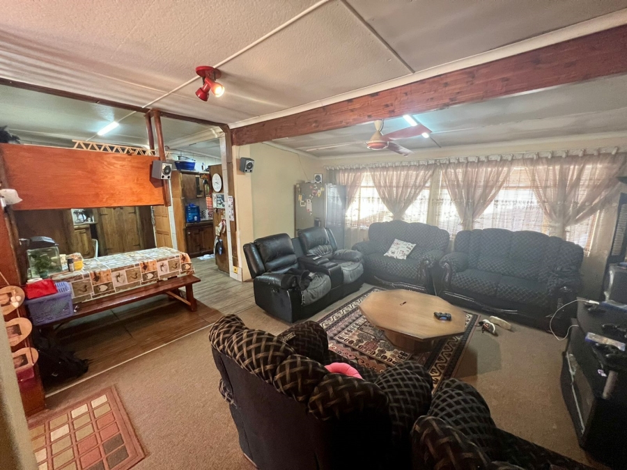 8 Bedroom Property for Sale in Baillie Park North West